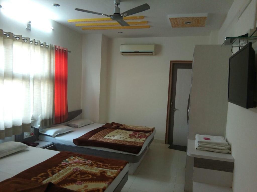 Hotel Sudarshan Nāthdwāra Exterior foto